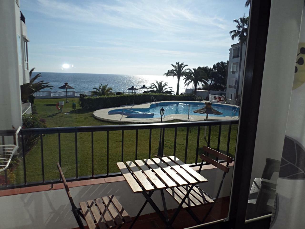 Palmeras 55 Menyber Apartment Nerja Exterior foto