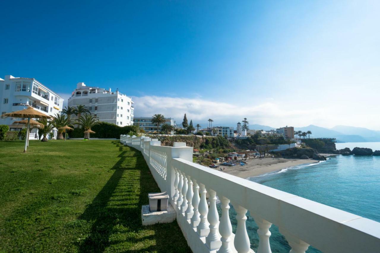 Palmeras 55 Menyber Apartment Nerja Exterior foto